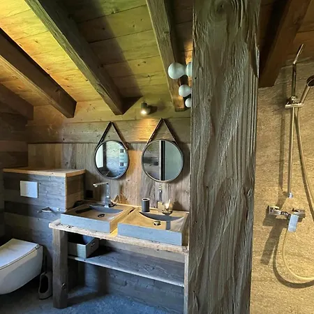 Duplex 11 Pers. Au Centre De Crest-voland, Cheminee, Ski-room, Wifi, Non Fumeurs - Fr-1-733-36 Chalet *